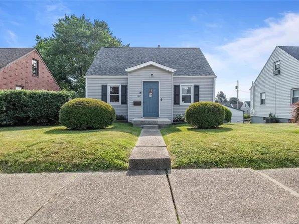 1418 Pennsylvania Ave, Natrona Heights, PA 15065