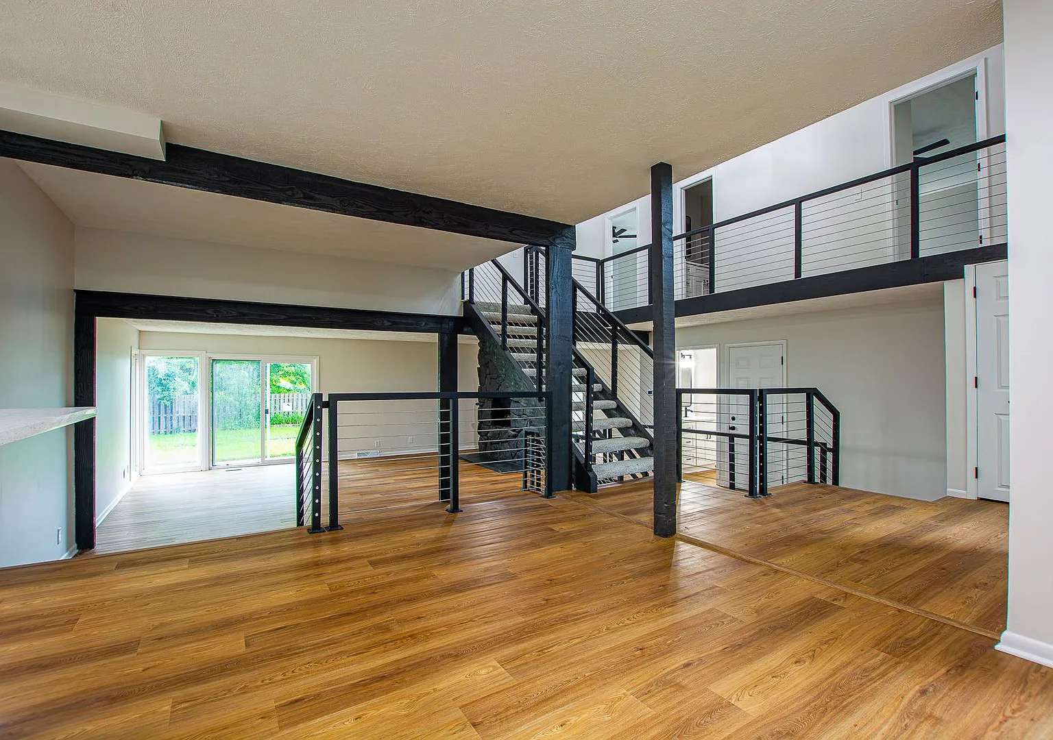 Beautifully Remodeled Modern 5 Bedroom / 3 Bath Home Near Millard North — Photo 1