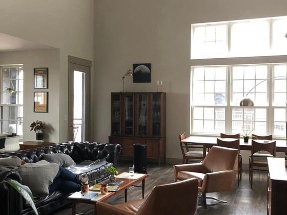 3rd image of 295 E Long St APT 428