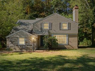 20975 Farnsleigh Rd, Shaker heights, OH 44122