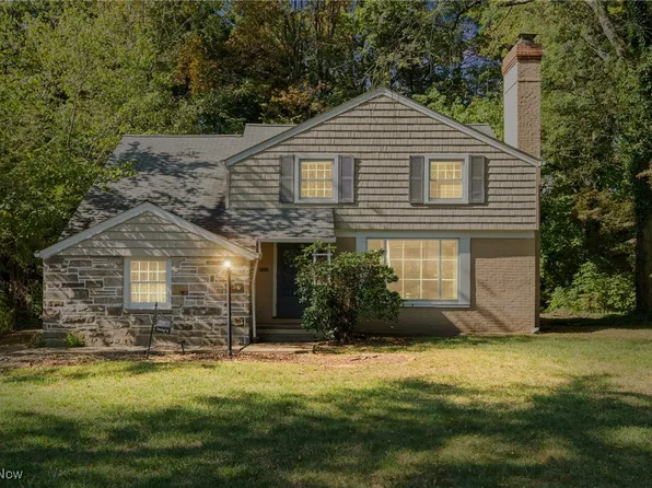 20975 Farnsleigh Rd, Shaker Heights, OH 44122