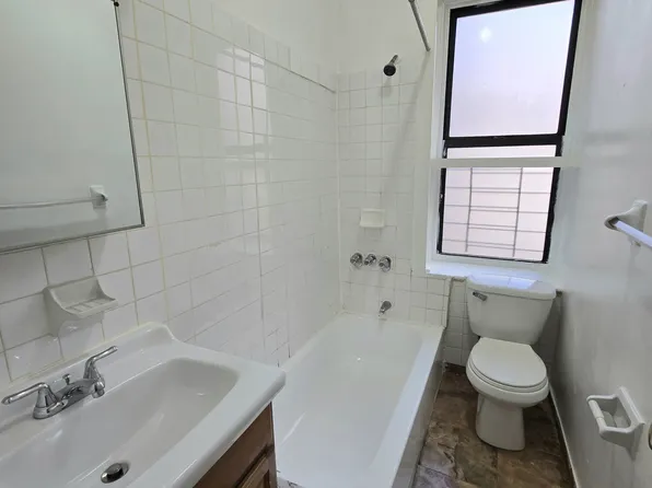 1340 Merriam Avenue image 5 of 5