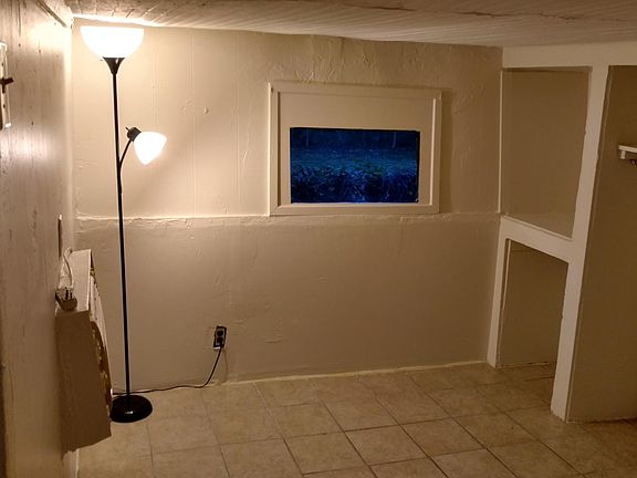 Other side of bedroom