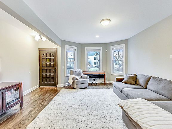 4th image of 2903 N Lawndale Ave #1