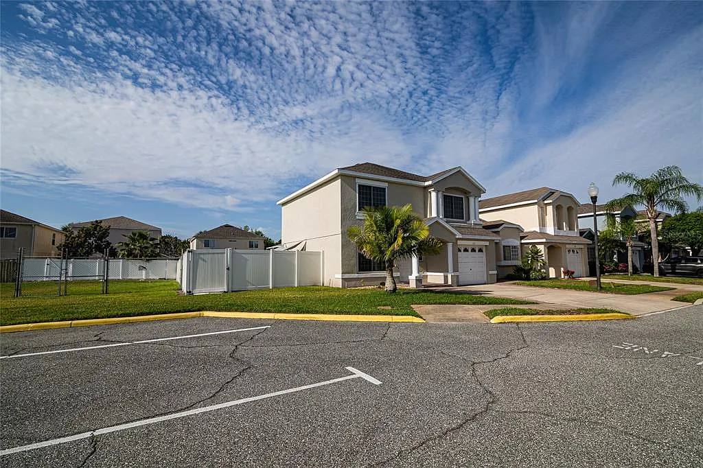 4 bed, 2.5 bath, 1530 sqft, $2,900 — Photo 4