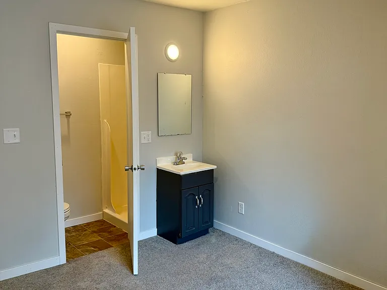 504 S Van Buren St #6 — Photo 10