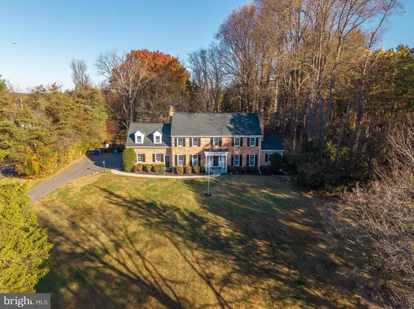 5709 Foggy Ln, Rockville, MD 20855