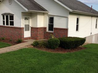 6532 Fairdale Dr, Cambridge, OH 43725