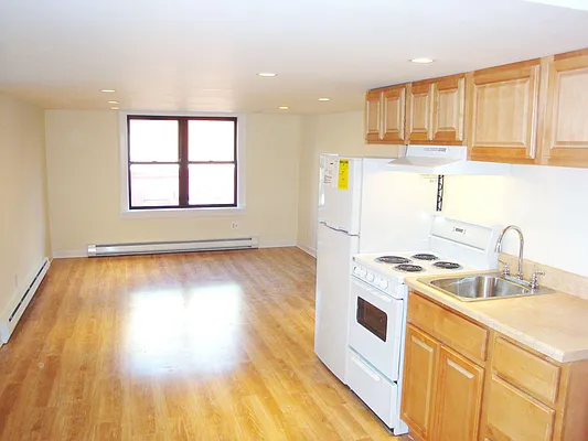 Rented by Carroll Gardens Realty | media 21