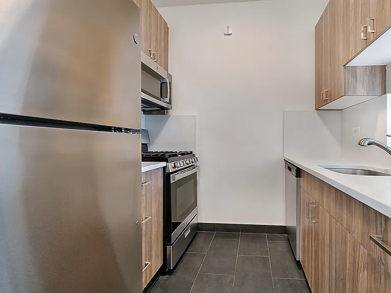 400 E 66th St #15D — Photo 4