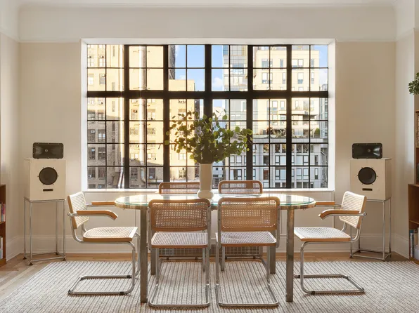 44 Gramercy Park North image 1 of 10