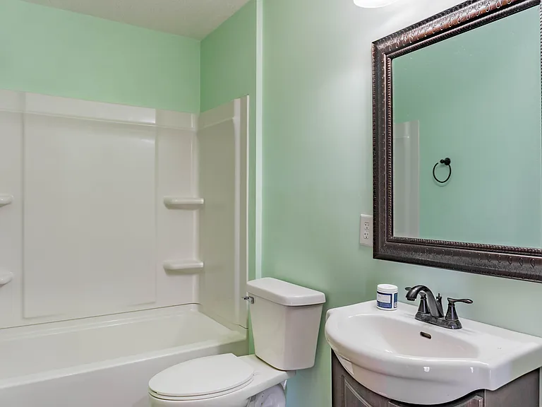 2112 Blake Ave — Photo 44