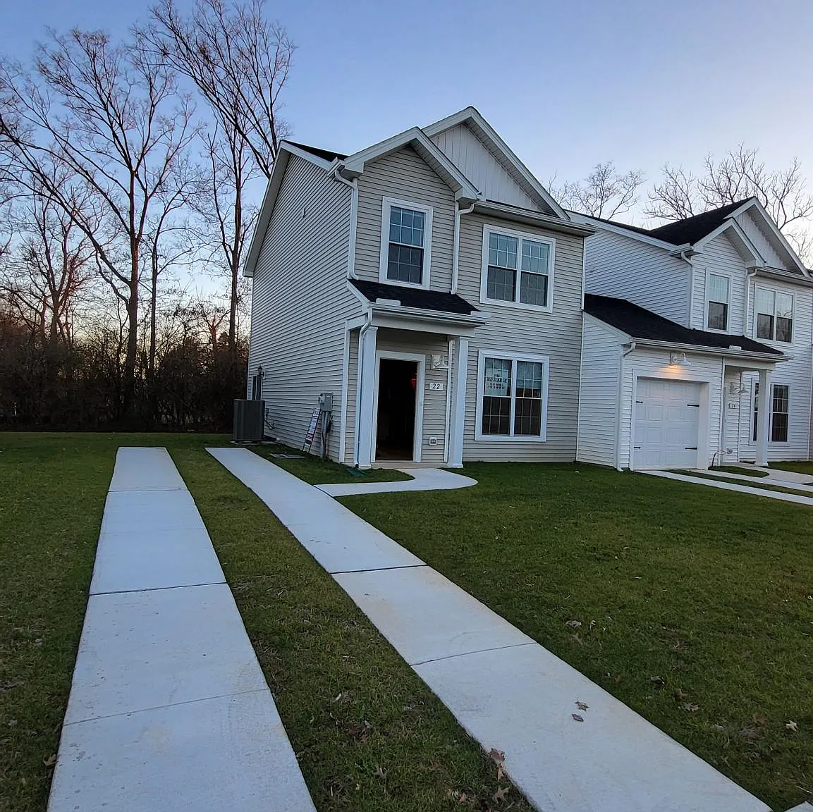22 Parkview Dr — Photo 1