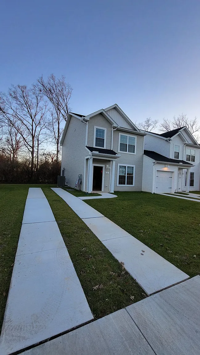 22 Parkview Dr photo 1