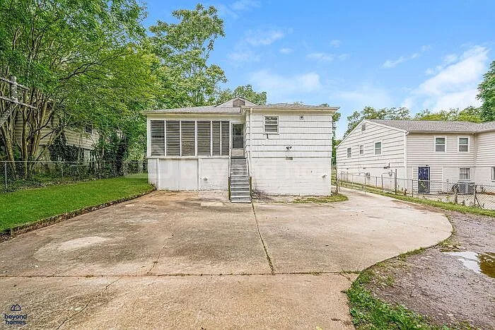 945 Elizabeth Dr — Photo 26
