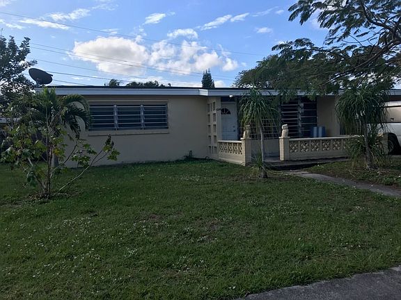 3rd image of 624 W Ocean Ave