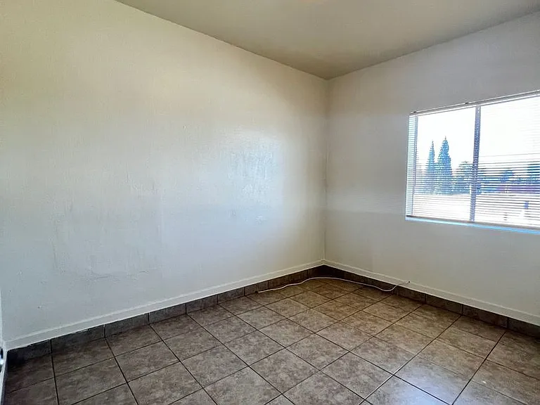 1276 Chestnut Ave — Photo 8