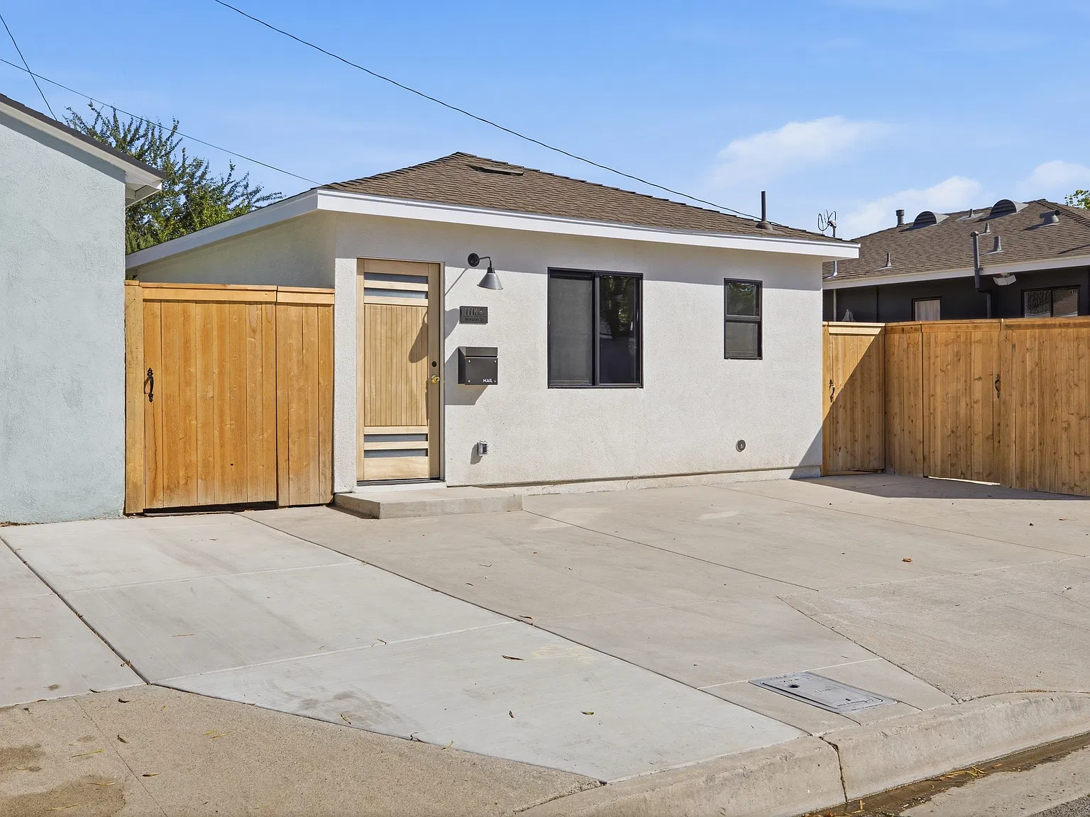 1 bed, 400 sqft, $2,885 — Photo 2