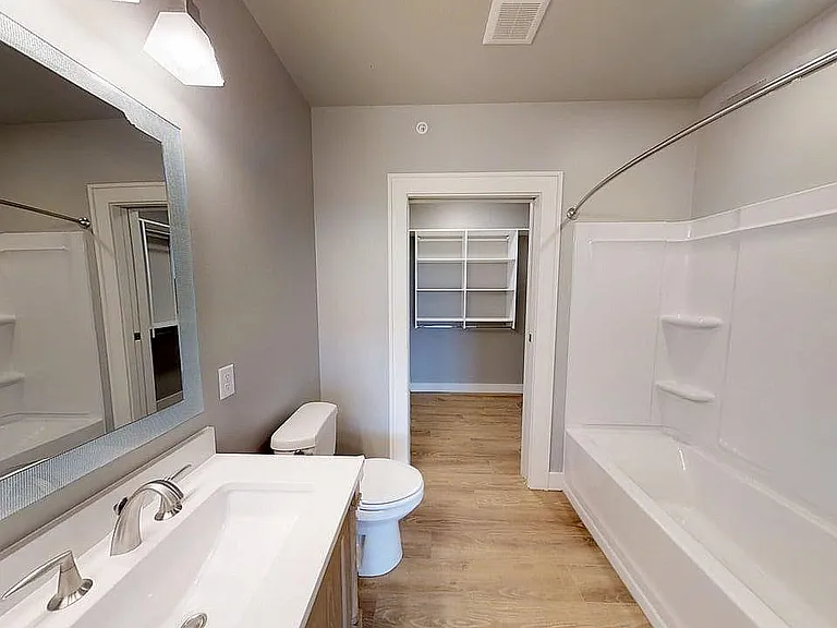 2 Bed, 19 Unit - Bathroom