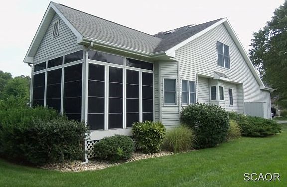 3 Season Porch wVinyl Windows