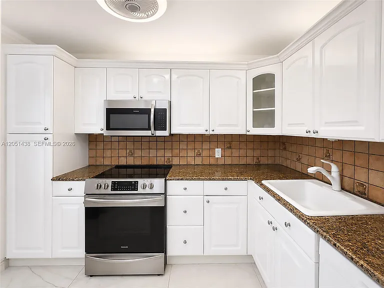 2201 S Ocean Dr #2005 — Photo 10