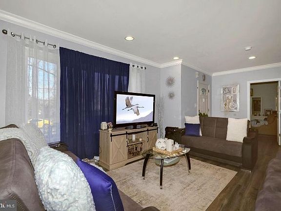 5th image of 2122 Horner Ave