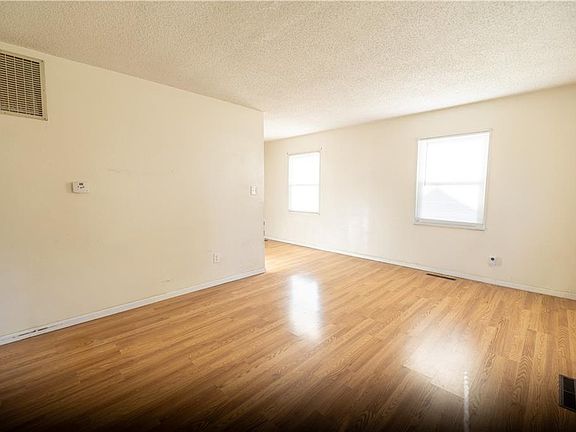 2nd image of 3530 NE 53rd St