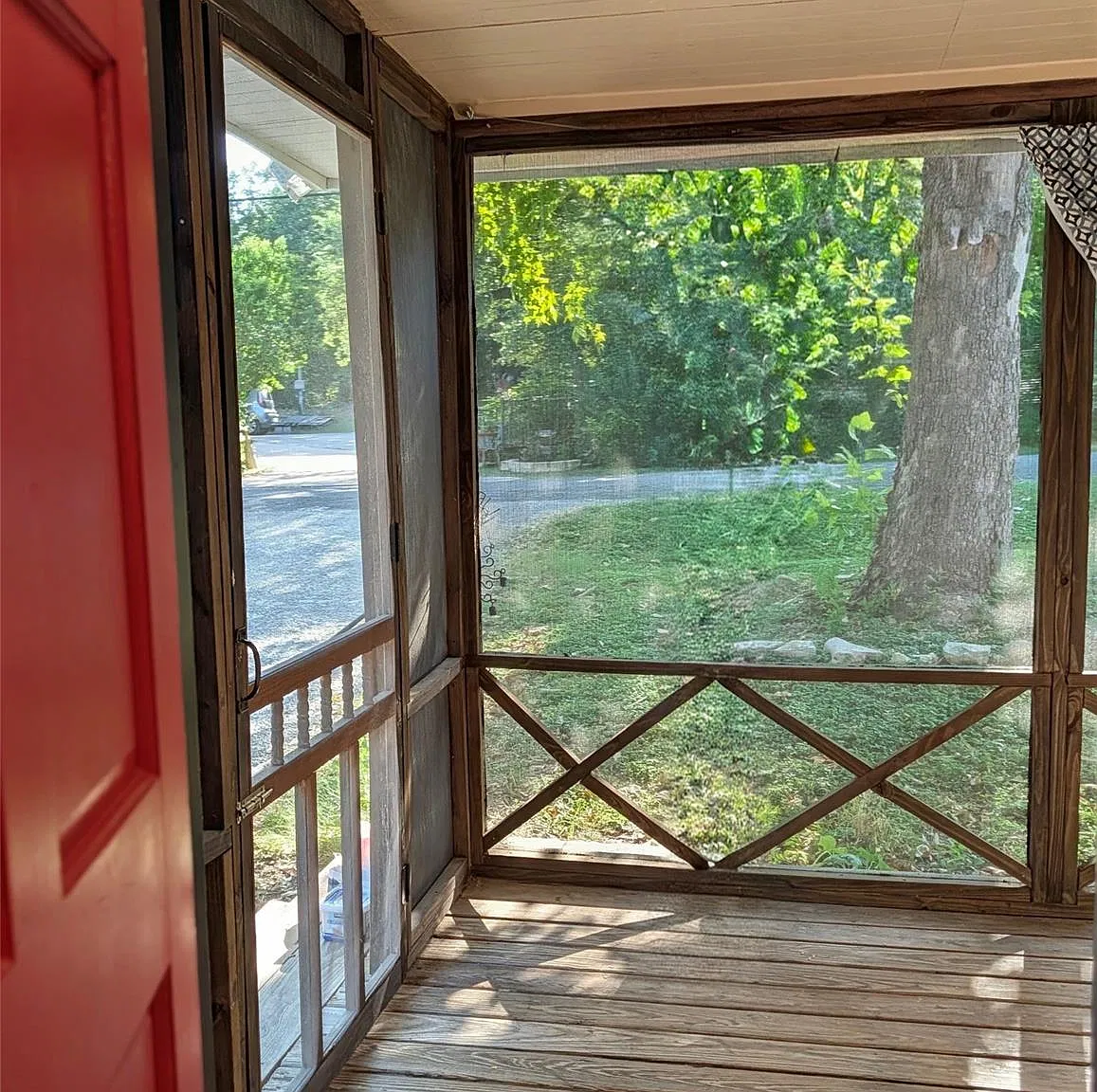 3 bed, 1.5 bath, 945 sqft, $1,500 — Photo 2