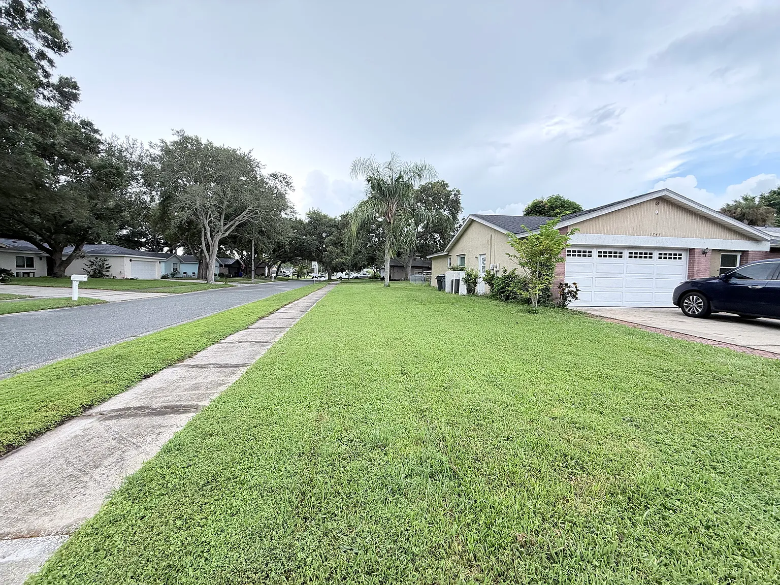 3 bed, 1299 sqft, $2,650 — Photo 2