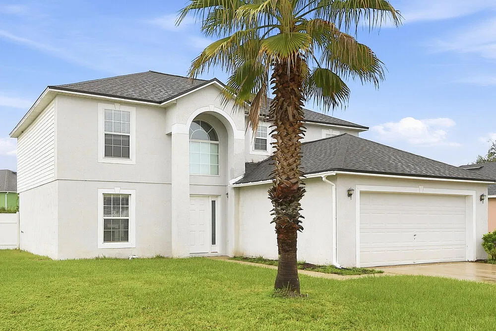 4 bed, 2.5 bath, 2215 sqft, $2,300 — Photo 4