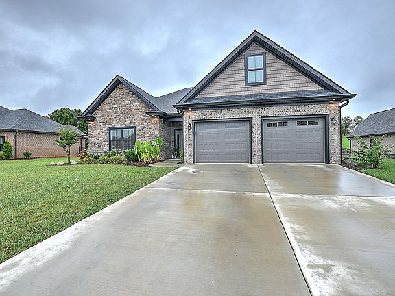 3rd image of 5212 Hester Ct