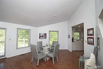4th image of 371 Edgewood Dr