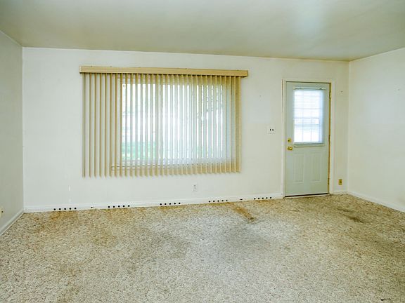 5th image of 106 Lee St