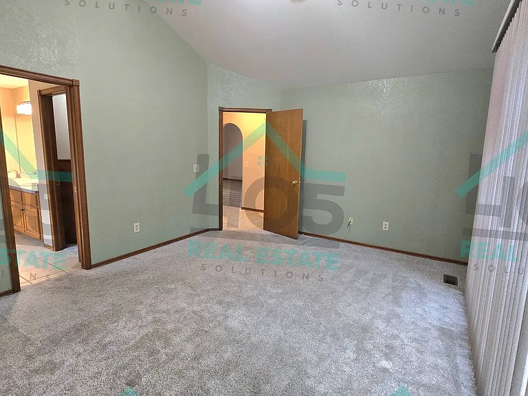 9904 Fox Fair Holw — Photo 12