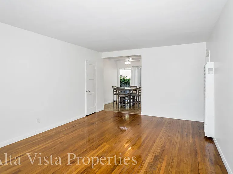 855 Emerald St — Photo 7