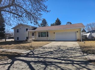 2521 14th St S, Moorhead, MN 56560