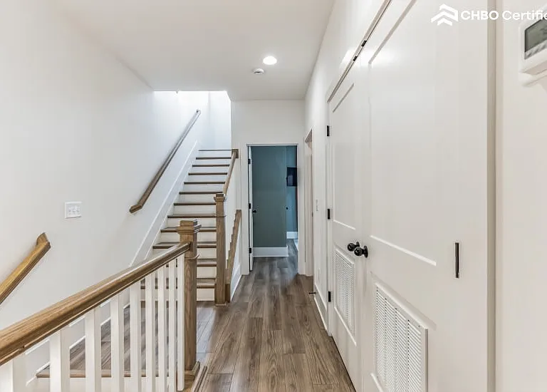 121 Neill Ave — Photo 13