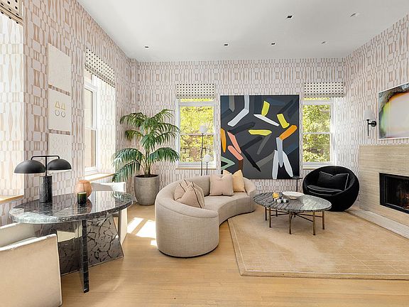 5th image of 7 Gramercy Park W #2C