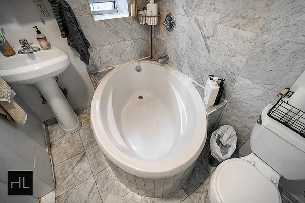 Rented by Highline Residential | media 18