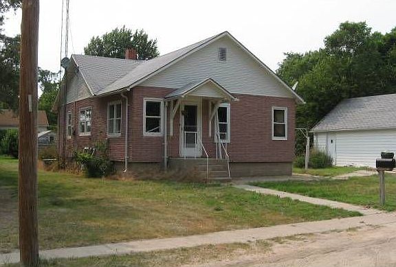 Side View With Garage