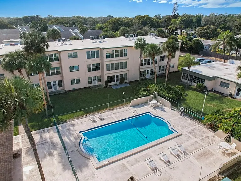 11720 Park Blvd #302-C — Photo 20