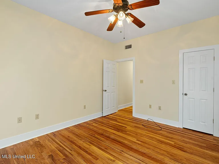720 Broad St #1 — Photo 12