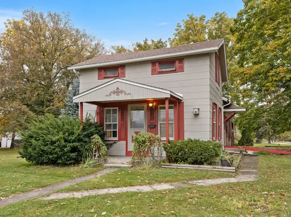 704 W Grant Hwy, Marengo, IL 60152