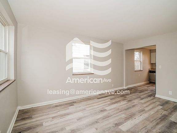 500154_003_living_room_14386490.jpg