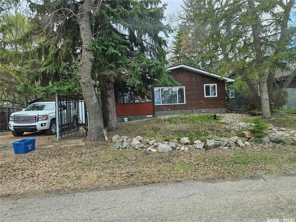 1105 6th AVENUE, Regina Beach, SK S0G 4C0