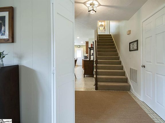 5th image of 121 Coalmont Ct