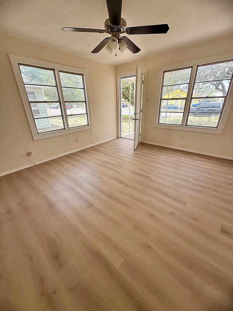 1 bed, 1.0 bath, 552 sqft, $900 — Photo 2