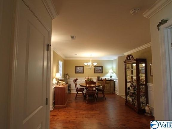 4th image of 164 Moore Farm Cir