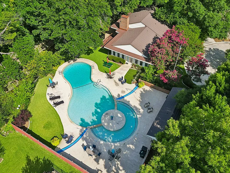 2908 Clear Springs Dr — Photo 30