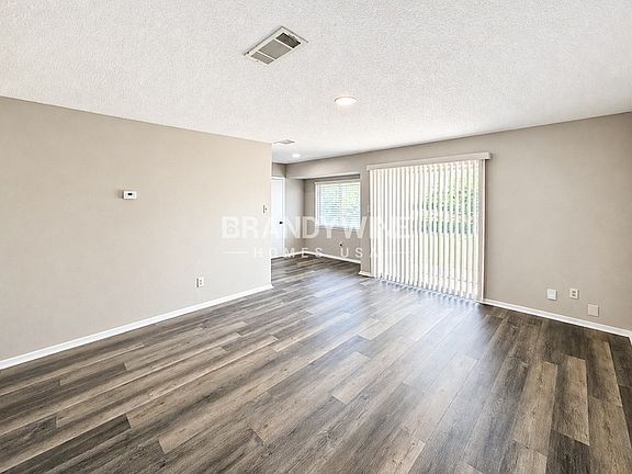 4th image of 8428 Raymond Ave